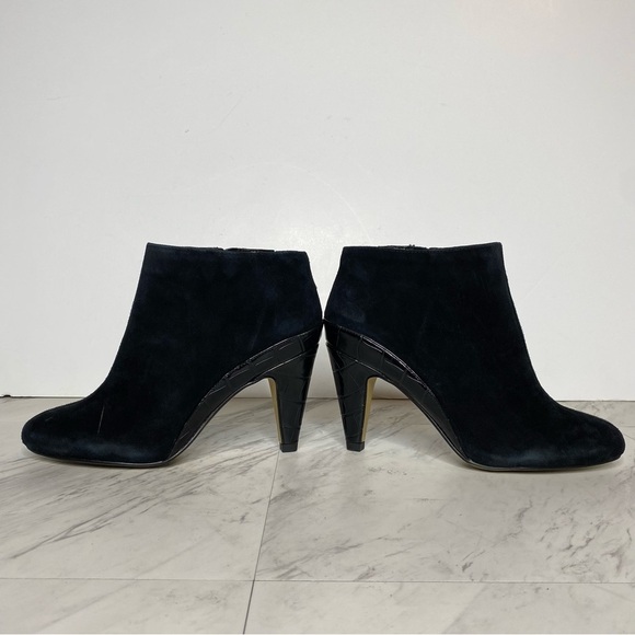 New! Bella Vita Brennan Black Suede Bootie 6.5 WW - Picture 7 of 14